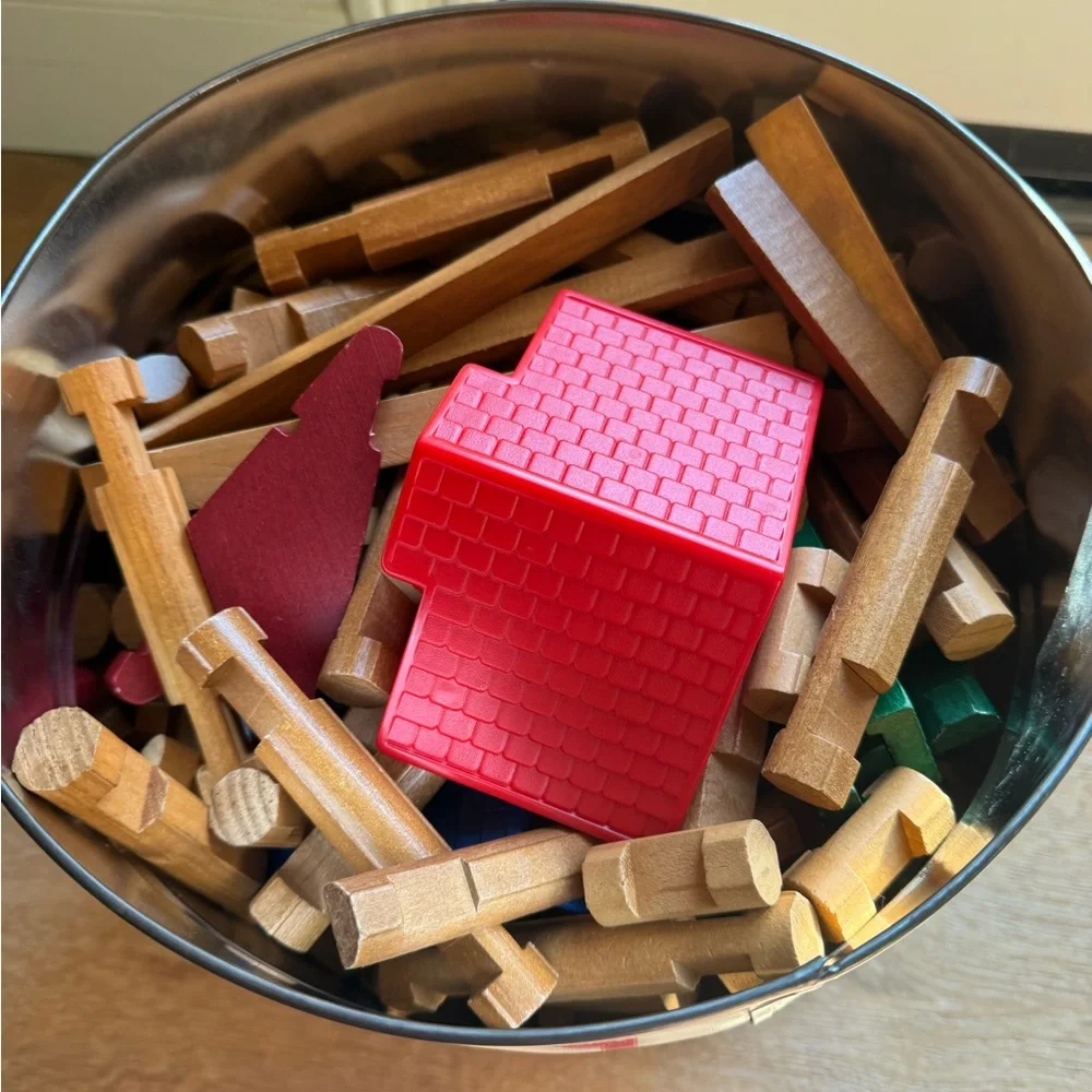 Lincoln Logs 100th Anniversary Tin building wooden blocks- 111 Pieces PriceFirm!